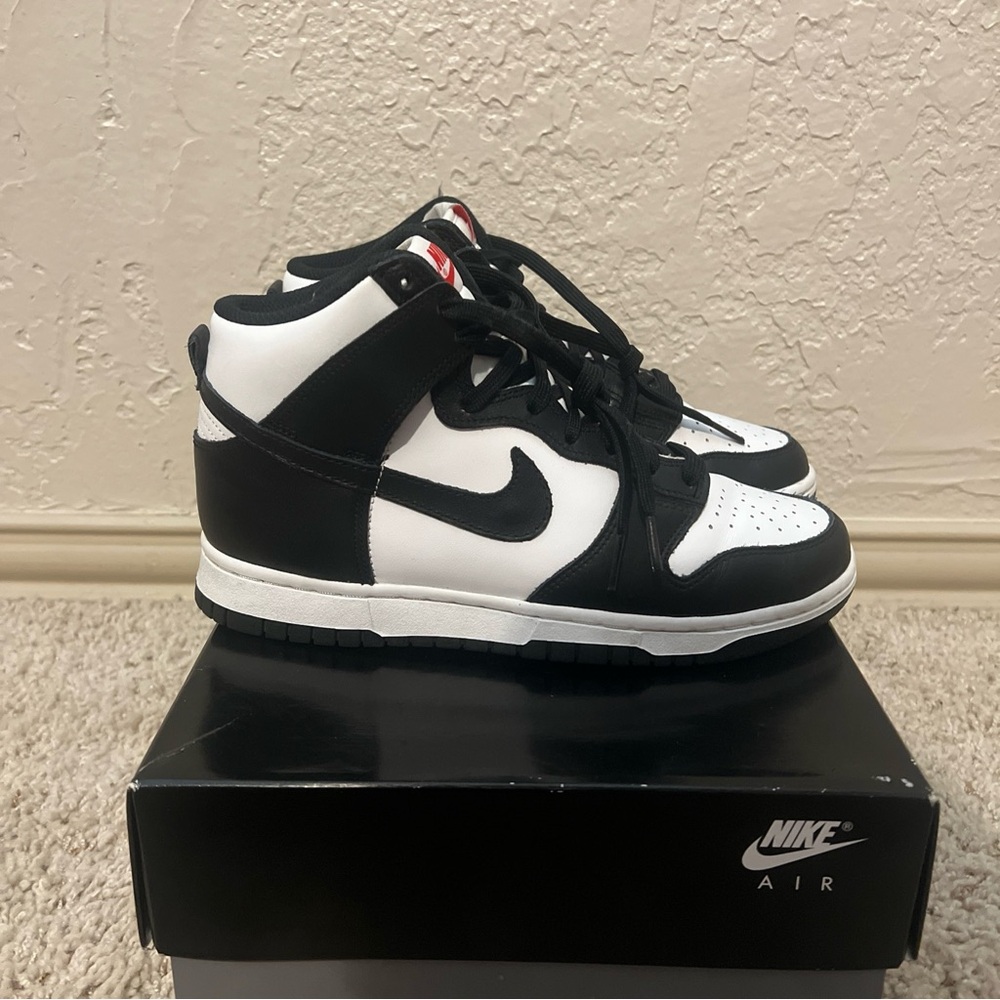 Panda Mid Dunks